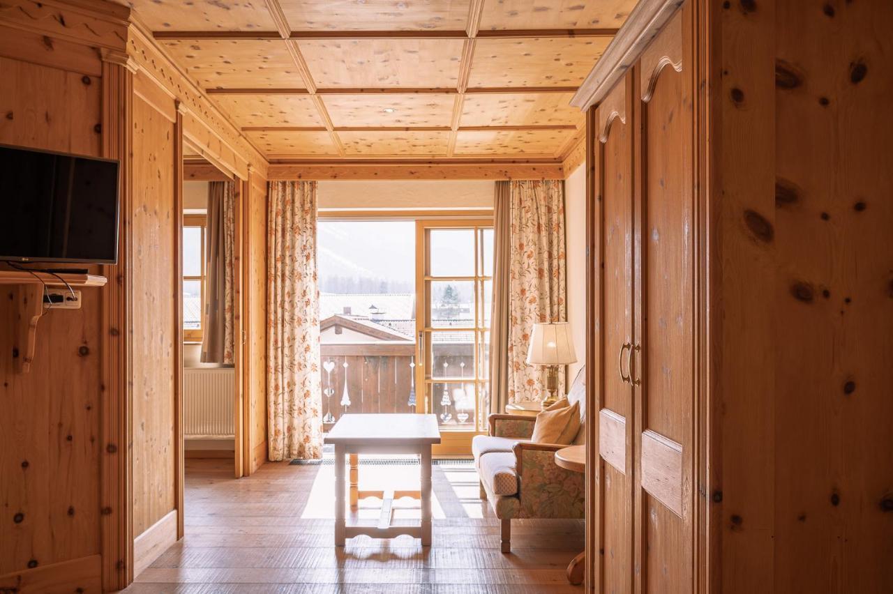 Hotel Tirolerhof - Familotel Zugspitze Ehrwald Kültér fotó